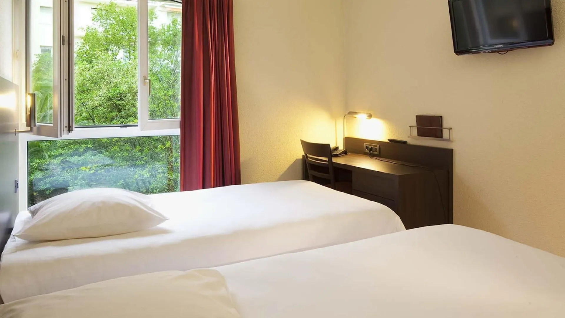 ***  Hotel Akena Biarritz - Grande Plage France